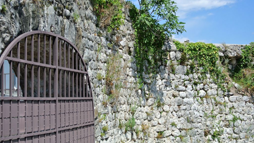 Römische Stadtmauer in Cividale del Friuli - goodstuff AlpeAdria