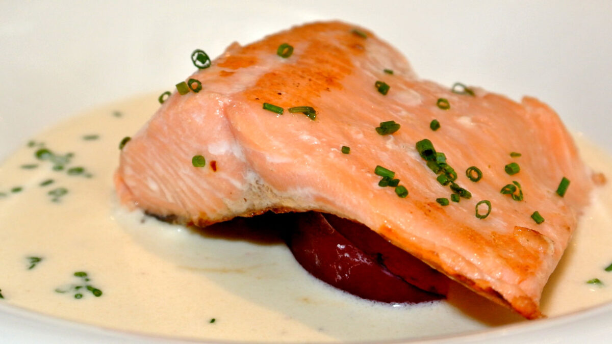 Trota salmonata, Beurre blanc e Prugne - goodstuff AlpeAdria